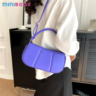 2024 Lady Single Shoulder Bag with Polyester Lining Material and Striped Pattern
