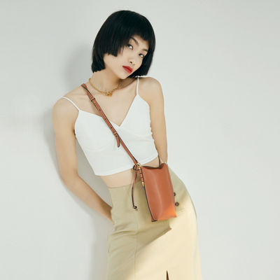 Daily Life Custom Logo Genuine Leather Ladies Messenger Mobile Shoulder Bag for Women