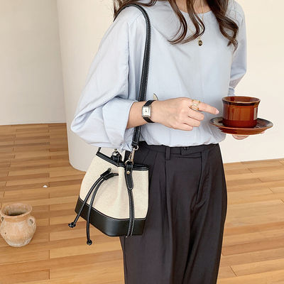 Designer Women's Fashion Crossbody Bag Simple Drawstring Pleated Shoulder Bag with Bucket Handbag