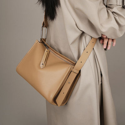 Cow Leather Large Capacity Tote Bags None Decoration Fashion Style Handbags for Wome