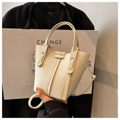 All Seasons Essential 2023 Fashionable Women's Bag with End Sensory and Shoulder Strap