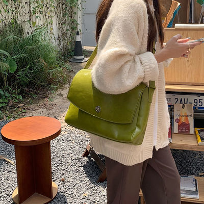 Retro Fashion 2023 Autumn and Winter Big Capacity Senior Personal Practice Class Bound Bag