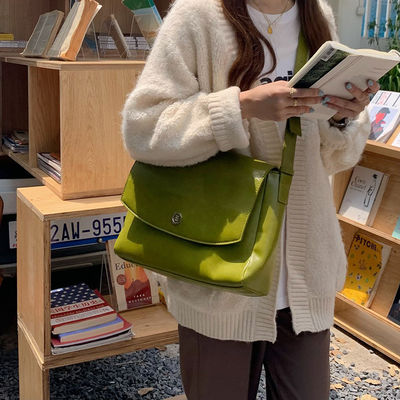 Retro Fashion 2023 Autumn and Winter Big Capacity Senior Personal Practice Class Bound Bag