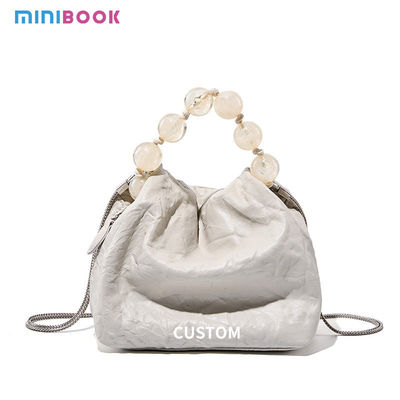 Functional and Fashionable All-in-one Niche Design grade Pearl Hand Bill Shoulder Bag