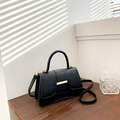 Small Durable Chains Decoration Female Crossbody Messenger Bag for Women's Convenience