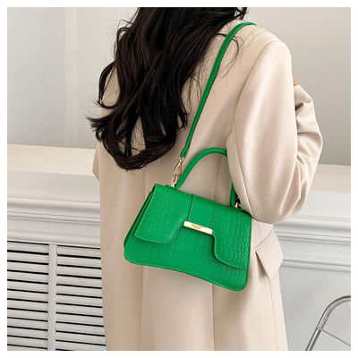Small Durable Chains Decoration Female Crossbody Messenger Bag for Women's Convenience