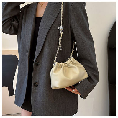 Advantage of Low MOQ Mix Models Genuine Leather Crossbody Bag for Daily Life in Grey