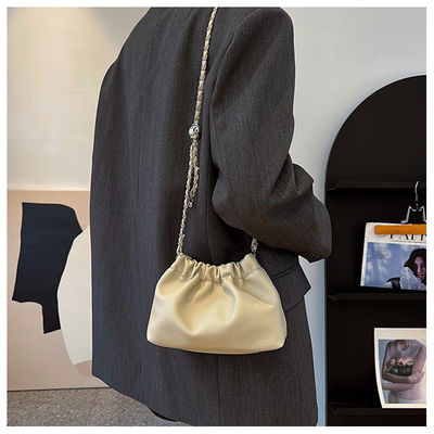 Advantage of Low MOQ Mix Models Genuine Leather Crossbody Bag for Daily Life in Grey