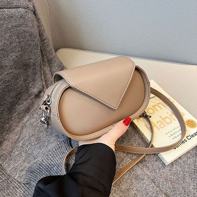 Availiable Female Fashion Bags Small Women Crossbody Bag Chain Shoulder Messenger Bag