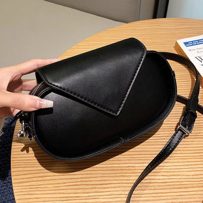 Availiable Female Fashion Bags Small Women Crossbody Bag Chain Shoulder Messenger Bag