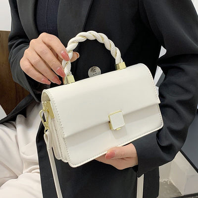 Low MOQ Mix Models Women's Leather Messenger Bag for Fashionable Ladies