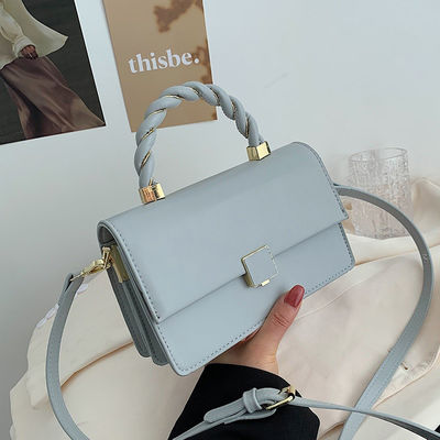 Low MOQ Mix Models Women's Leather Messenger Bag for Fashionable Ladies