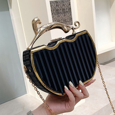 Low MOQ Mix Models Fashionable Metal Chain Evening Bags for Women's Party Attire