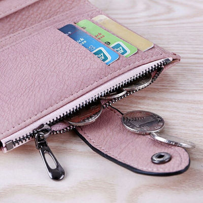Genuine Leather Classic Men and Women Wallets with Package Size 13.5cm*10CM*2.5CM