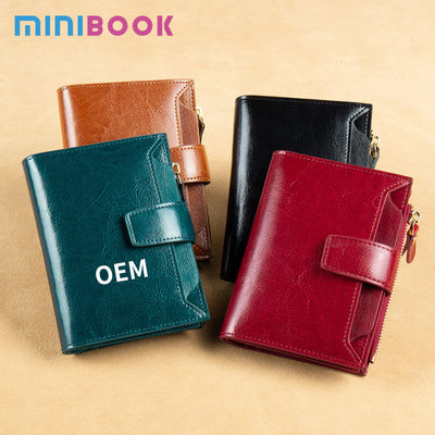 Stylish Ladies Purse with Card Holder and Zipper Closure in Multifunctional Design