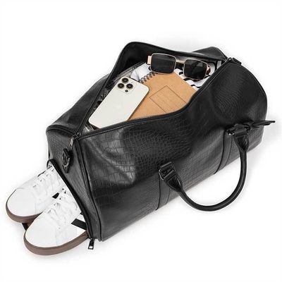 OEM / ODM Luxury Vegan Leather Crocodile Pattern Overnight Hand Bag for Men Custom Logo