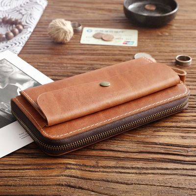 Retro Cowhide Men's Genuine Leather Wallet with Large Capacity and Zipper Closure
