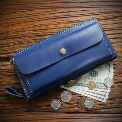 Retro Cowhide Men's Genuine Leather Wallet with Large Capacity and Zipper Closure
