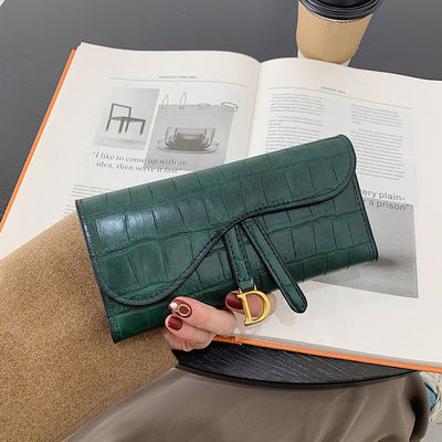 Designer Women's Wallet Low MOQ Mix Models Advantage in 19cm * 10cm * 2cm Package Size