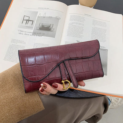 Designer Women's Wallet Low MOQ Mix Models Advantage in 19cm * 10cm * 2cm Package Size