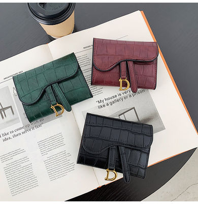 Designer Women's Wallet Low MOQ Mix Models Advantage in 19cm * 10cm * 2cm Package Size