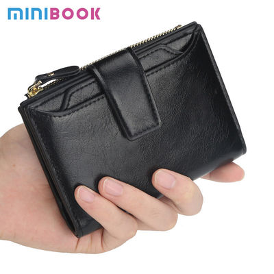 Multifunctional Leather Wallet with Clamshell Closure and Card Storage